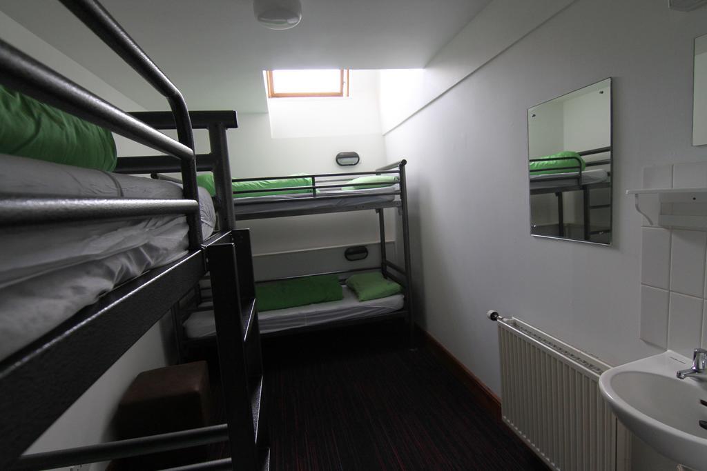 Yha Medway Hostel Джилингам Стая снимка