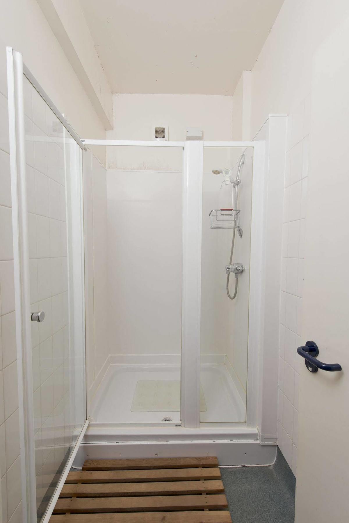 Yha Medway Hostel Джилингам Екстериор снимка