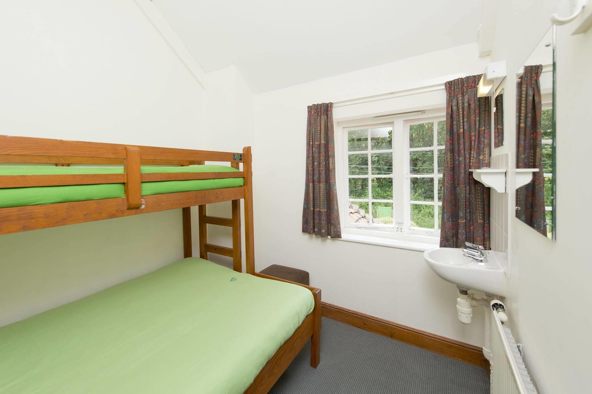 Yha Medway Hostel Джилингам Екстериор снимка