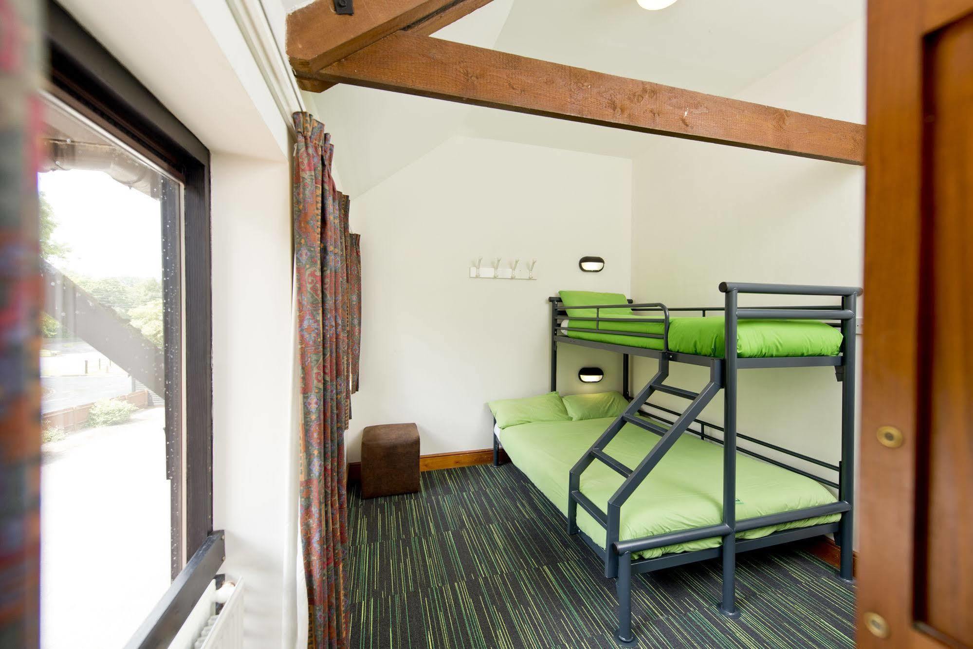 Yha Medway Hostel Джилингам Екстериор снимка